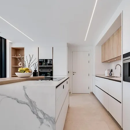 Newly Built Luxury 4 Bdrm With Sea View Apartment *