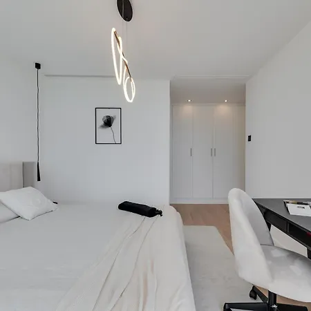 Apartment Newly Built Luxury 4 Bdrm With Sea View *
