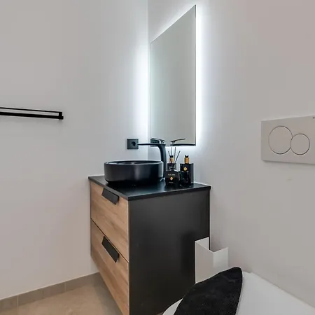 Newly Built Luxury 4 Bdrm With Sea View Apartment Marbella