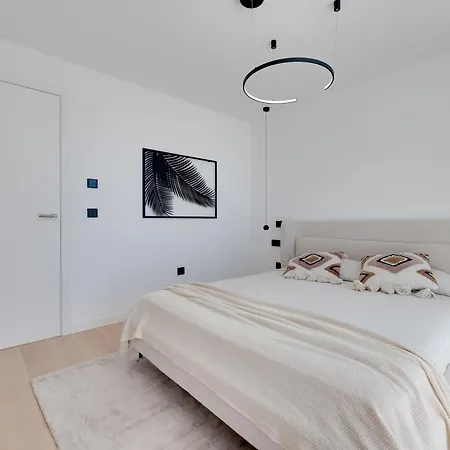 Apartment Newly Built Luxury 4 Bdrm With Sea View Marbella