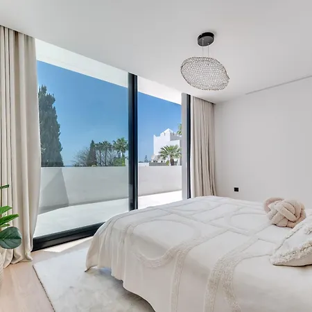 Apartment Newly Built Luxury 4 Bdrm With Sea View