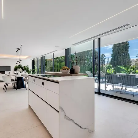 Newly Built Luxury 4 Bdrm With Sea View * Marbella