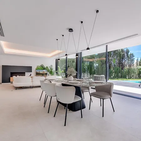 Newly Built Luxury 4 Bdrm With Sea View