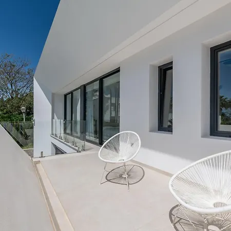 Newly Built Luxury 4 Bdrm With Sea View Apartment Marbella
