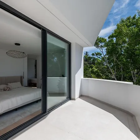 Newly Built Luxury 4 Bdrm With Sea View * Marbella