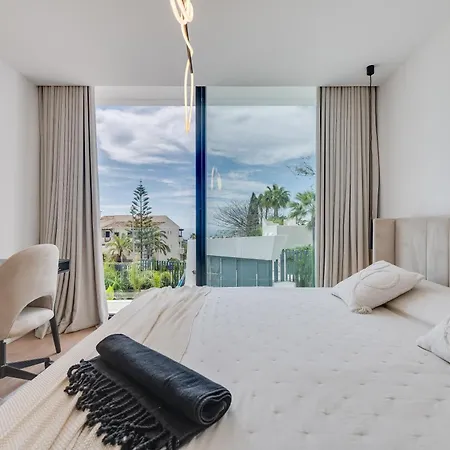 Newly Built Luxury 4 Bdrm With Sea View Apartment