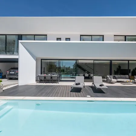 Newly Built Luxury 4 Bdrm With Sea View * Marbella